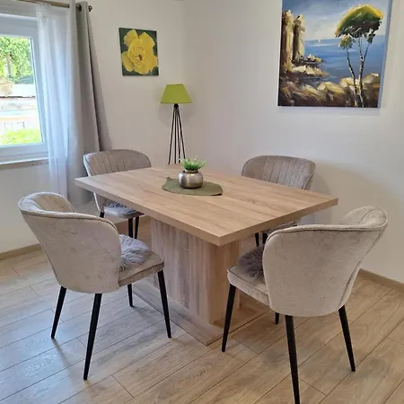 Sunshine Apartment *