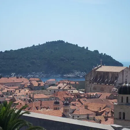 Sunshine Apartment *